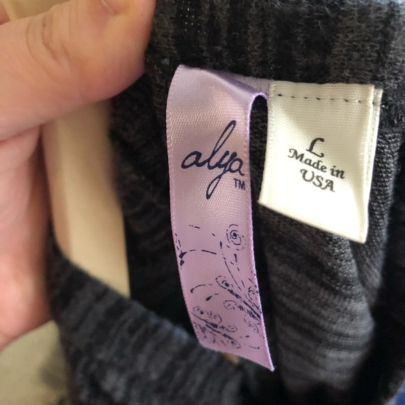 Francesca’s Tie Back Dress - Picture 4 of 5